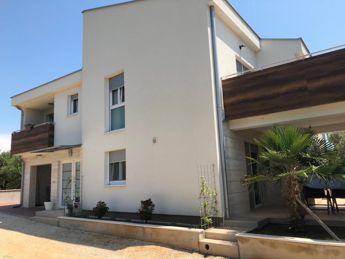 Apartmani Gavran Sukošan Exterior foto